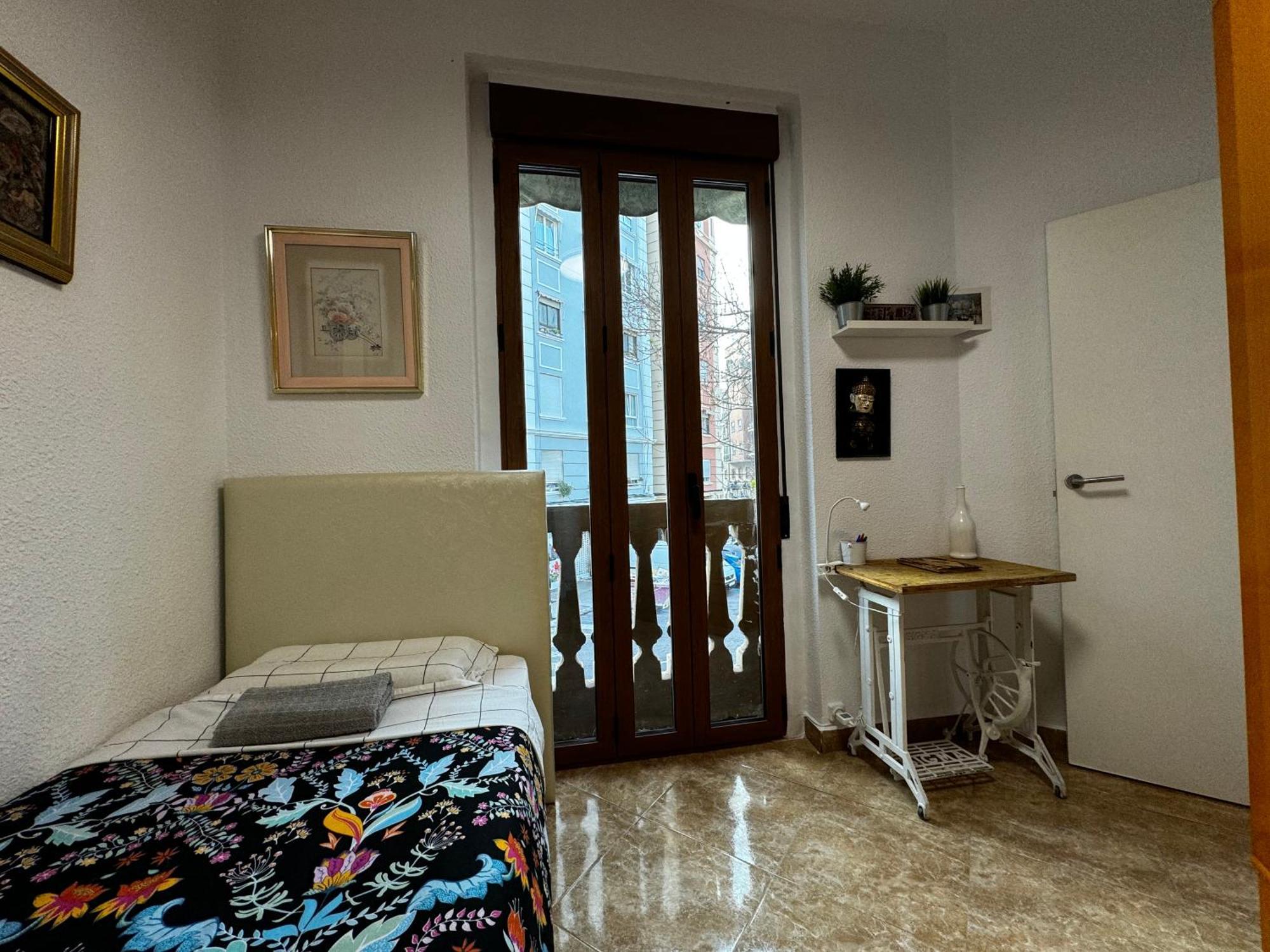 Russafa Codrut Apartment บาเลนเซีย ภายนอก รูปภาพ